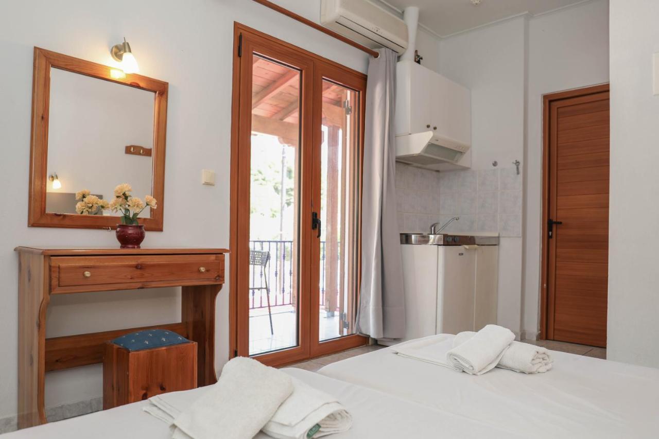 Ftelia Studios Skiathos Town Ngoại thất bức ảnh